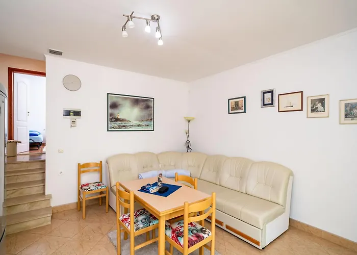 Apartments By The Sea Zuljana, Peljesac - 10233